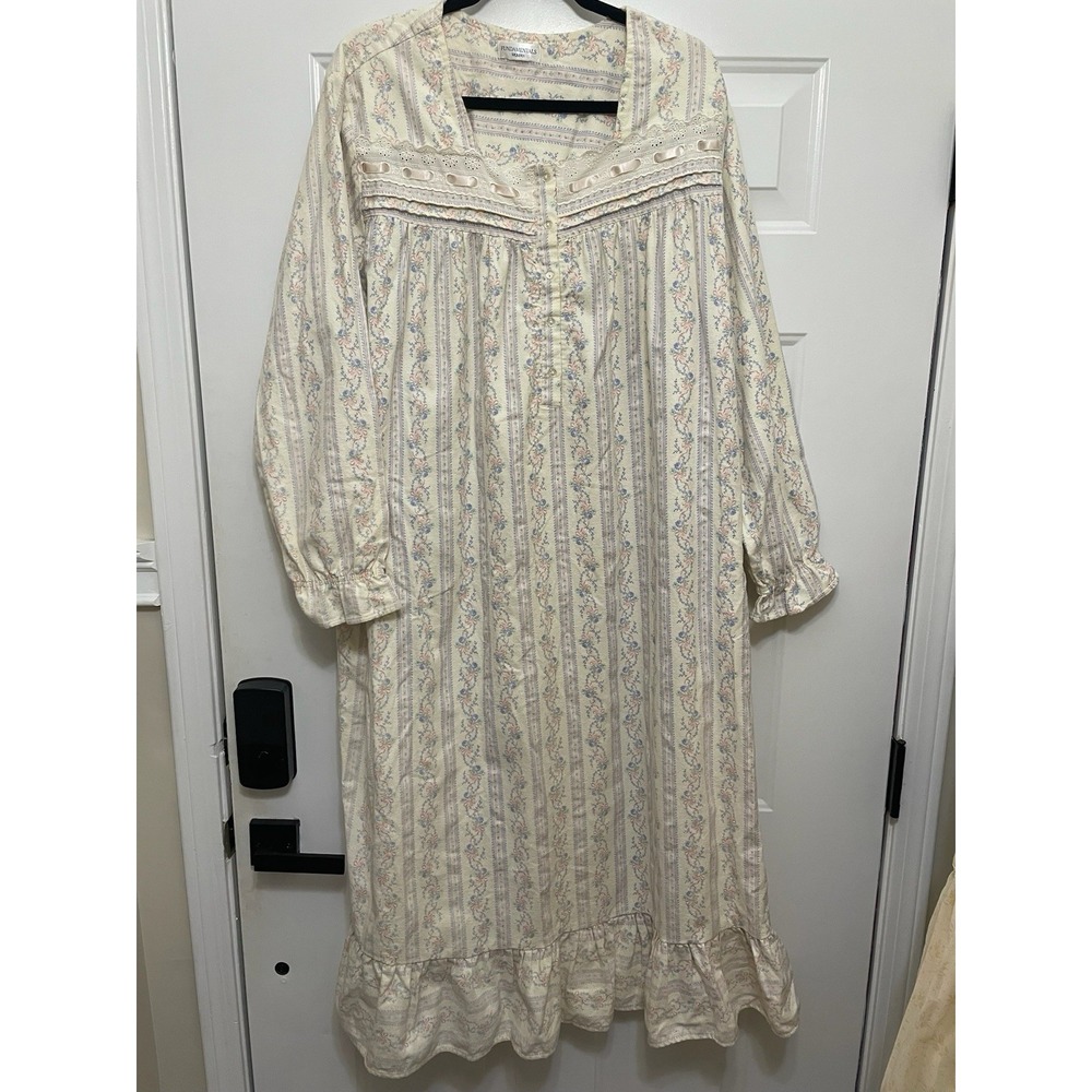 VTG Fundamentals Womens Off White Floral Nightgown Size 2x Cottagecore Sleepwear